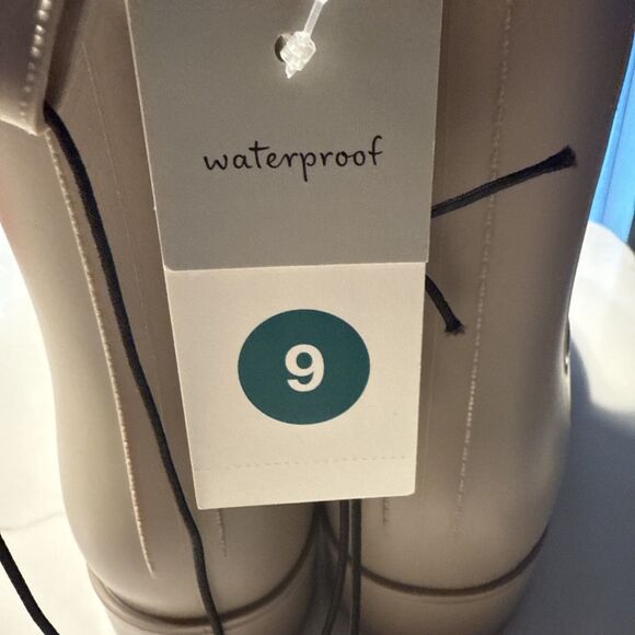 A New Day Women's Taupe Chelsea Rain Boots Size 9 Waterproof - Picture 10 of 11